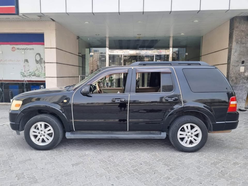 Ford Explorer XLT V6