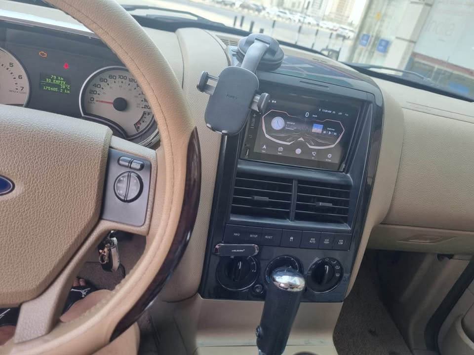 Ford Explorer XLT V6